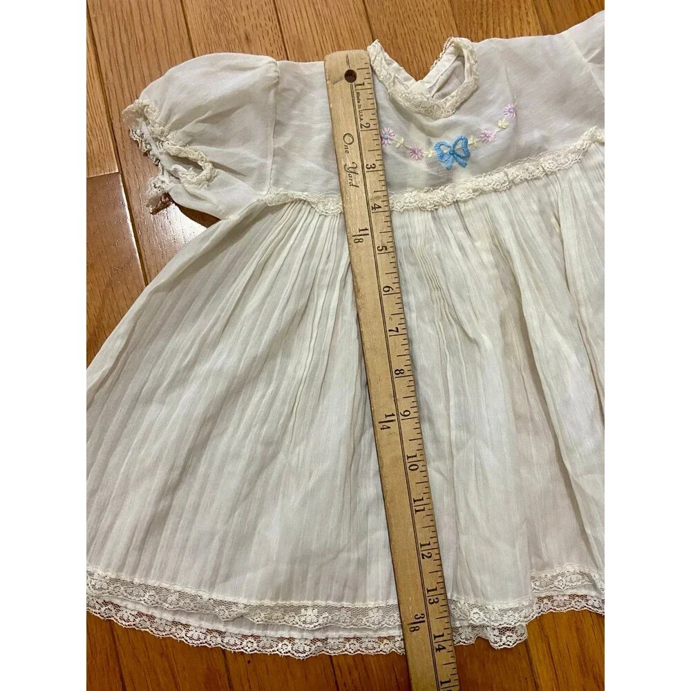 Vintage White Cotton Baby Dress Floral Embroidered Lace‎ Trim Pleated Heirloom
